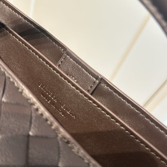 Leather brown shoulder bag, brand new. - Picture 3 of 3